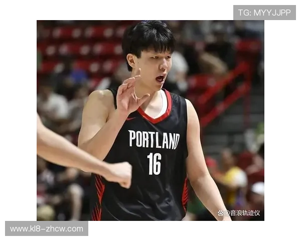 杨瀚森十八般武艺样样精通才华横溢不仅帅气更是全能型媒体人