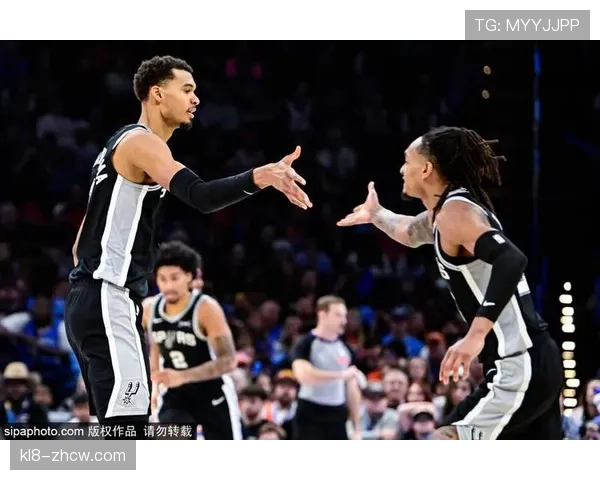 雷霆单节40分逆转马刺 亚历山大率队终结三连败